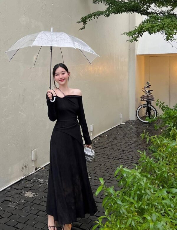 Váy Đen Quyến Rũ