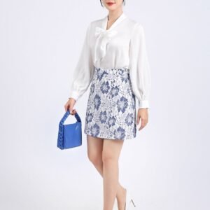 Chân váy ngắn vải lụa tằm phối ren hoa khoá thân sau