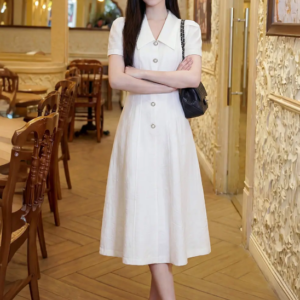 Váy midi trắng cổ vest cài nút thanh lịch