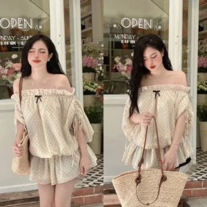 Set Áo Trễ Vai Chấm Bi Tay Rúm Hàng 2 Lớp Kèm Quần Đùi Siêu Xinh