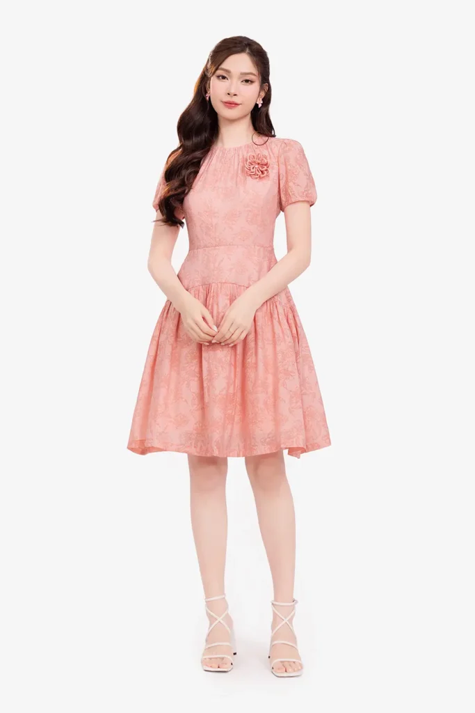 Đầm tơ bông ép hồng pastel đính hoa trà